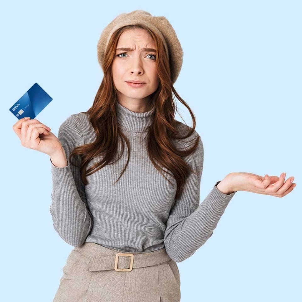 Características y ventajas de una tarjeta de crédito Visa o Mastercard.