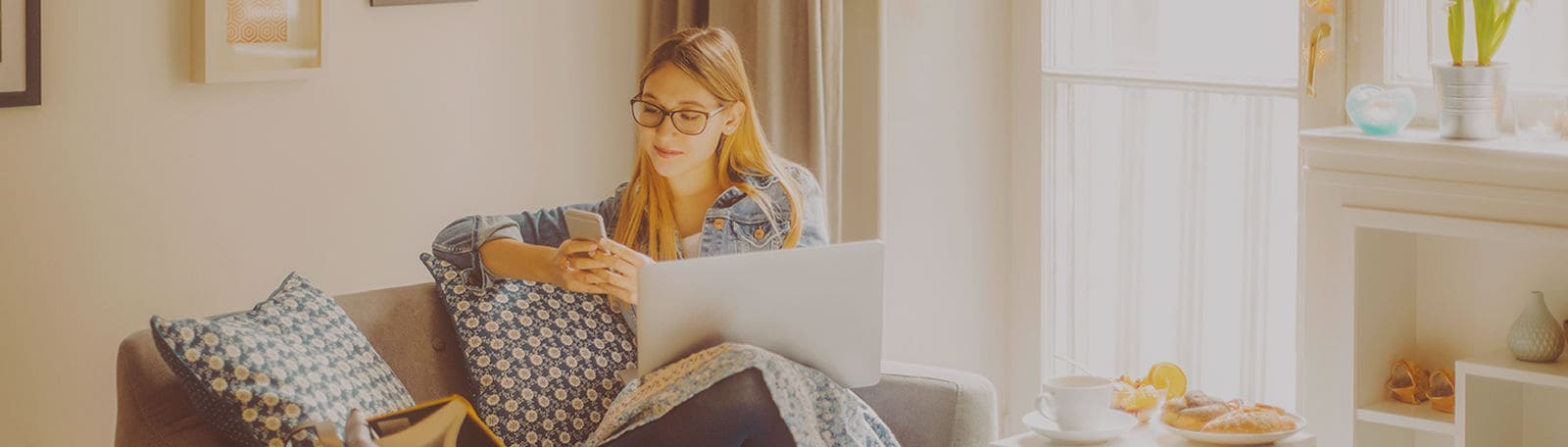 Descarga los certificados y extractos desde tu casa