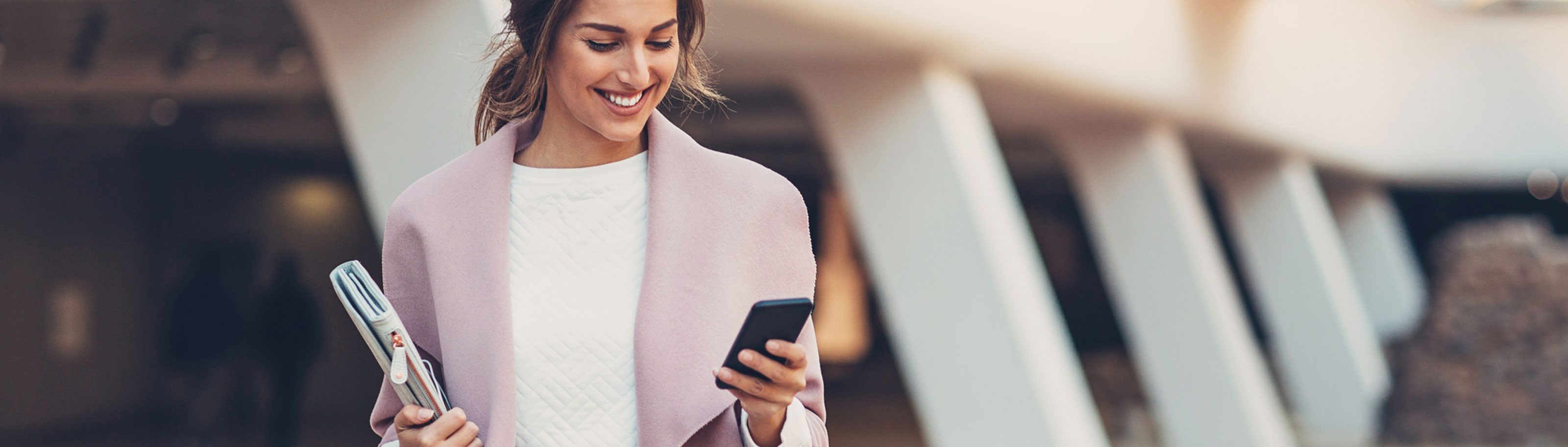 pareja con tarjeta online