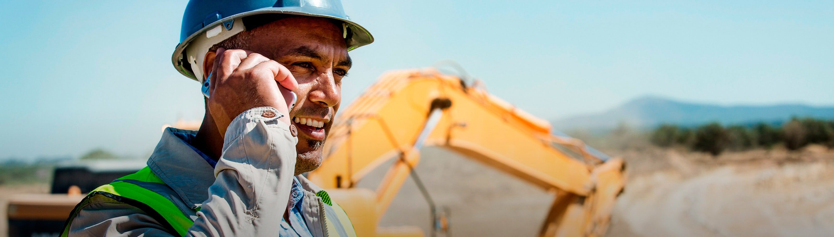 hombre en obras de urbanismo